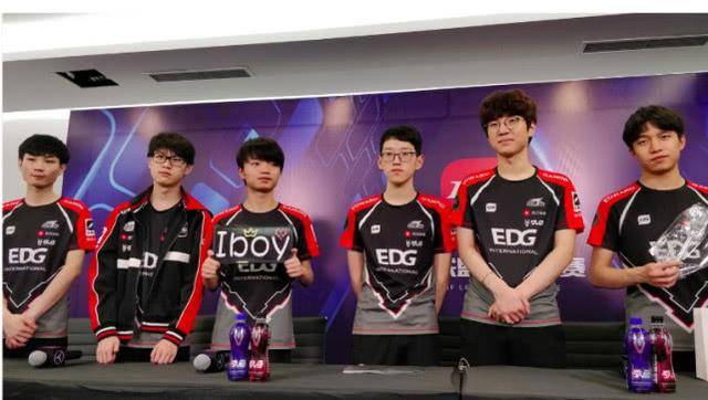 现同样不容 现同样不容