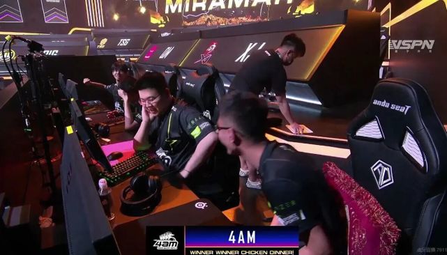 她参加了不 她参加了不